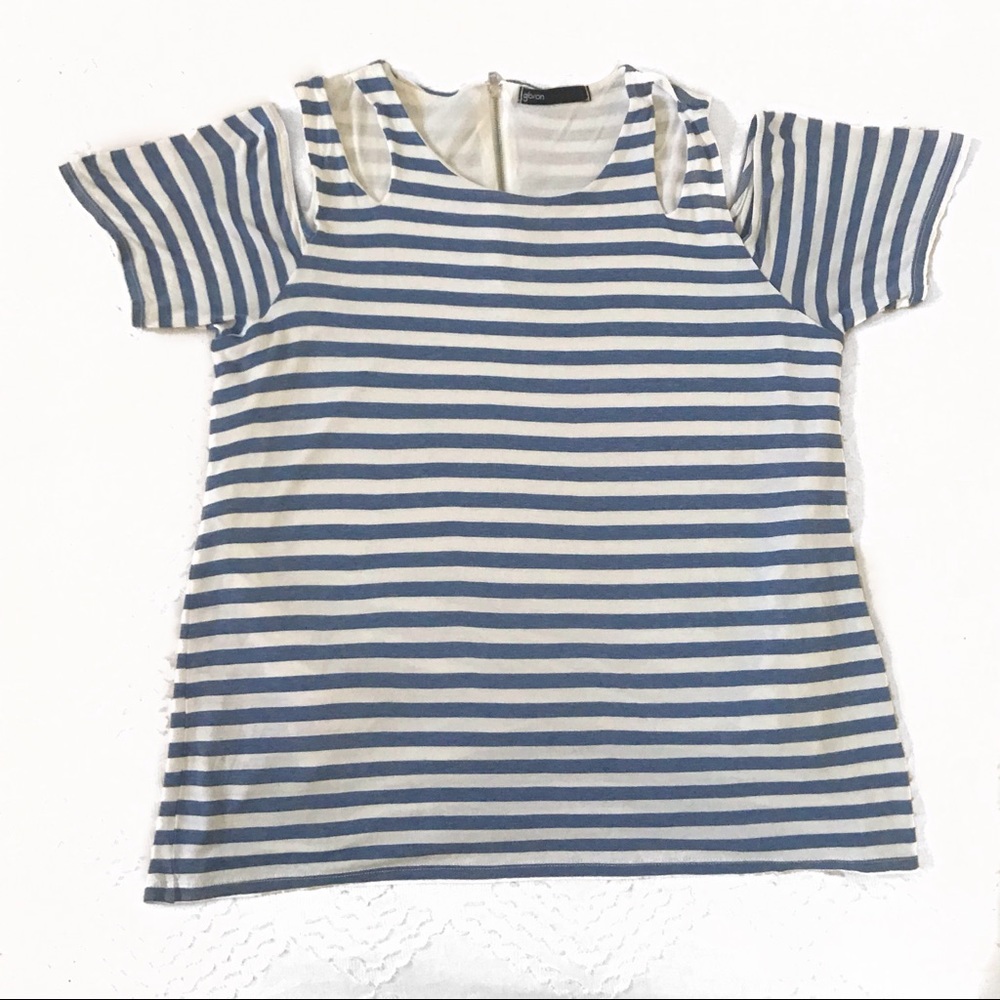 Gibson Cold Shoulder Striped Tee / Size Medium